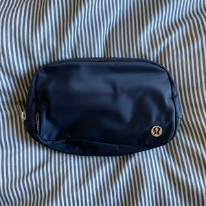 True Navy Everywhere Belt Bag NWT